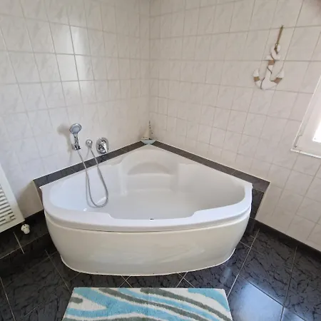 Vier Jahreszeiten Daire